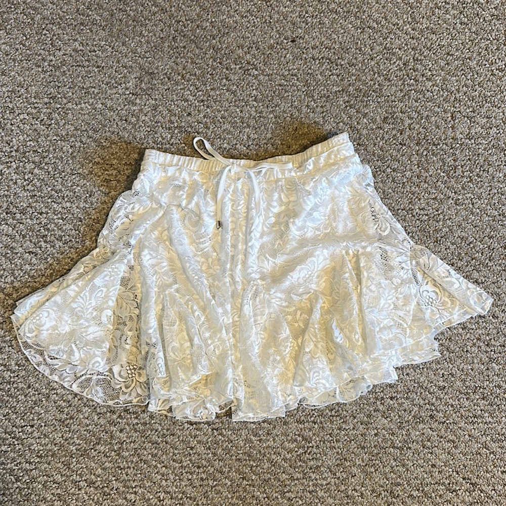 Main Strip Lacey White Skort